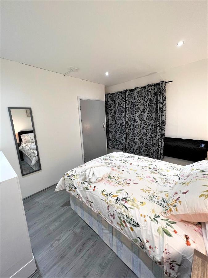 Stepney Green Beds To Stay 24 런던 외부 사진